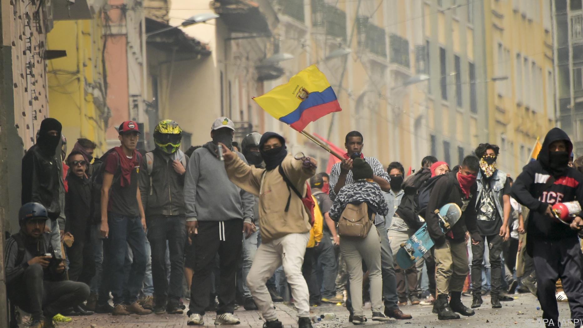 Ausnahmezustand In Ecuador Verh Ngt