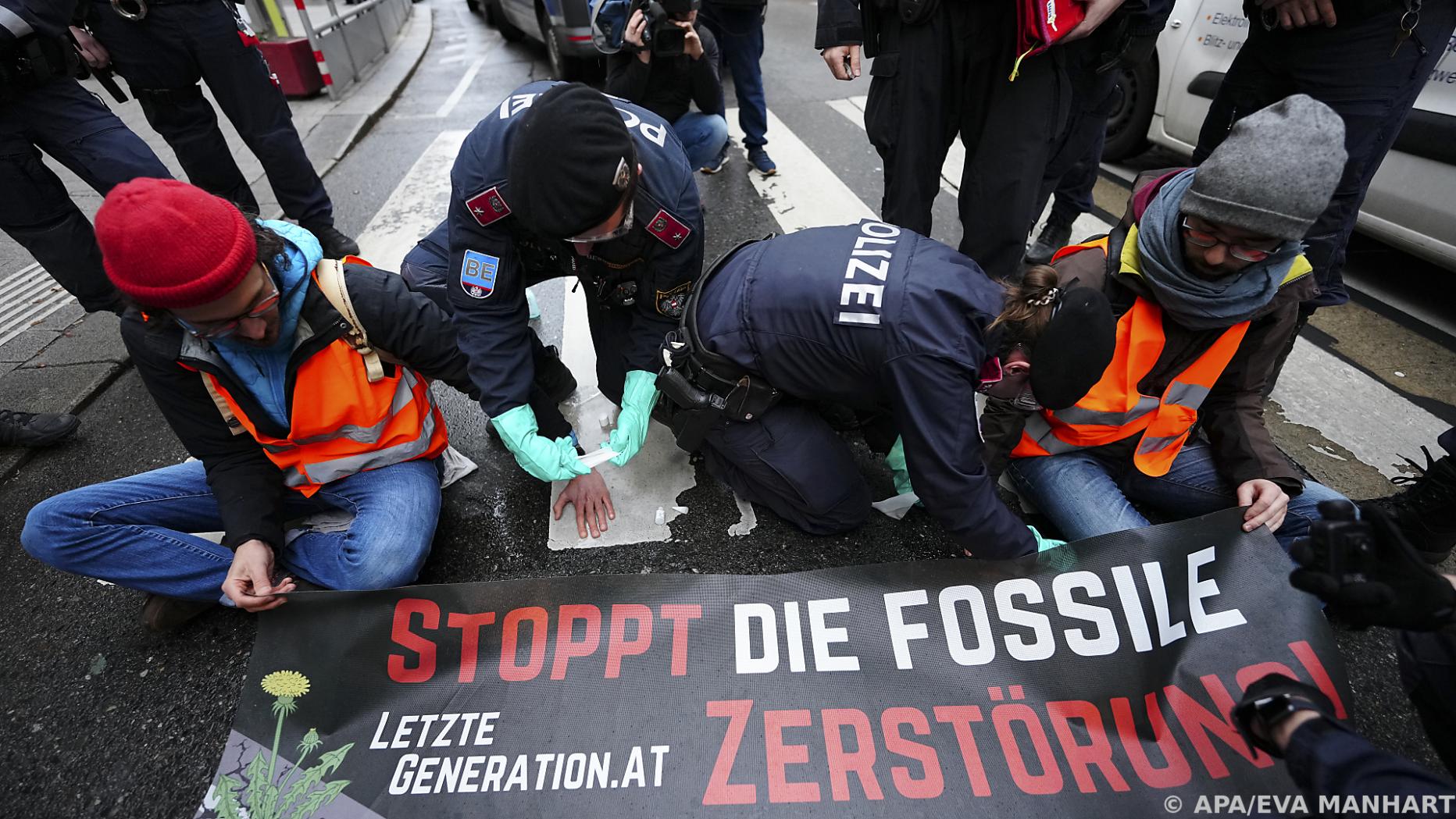 Letzte Generation Polizei Darf Klimaaktivisten Nicht Nackt Durchsuchen