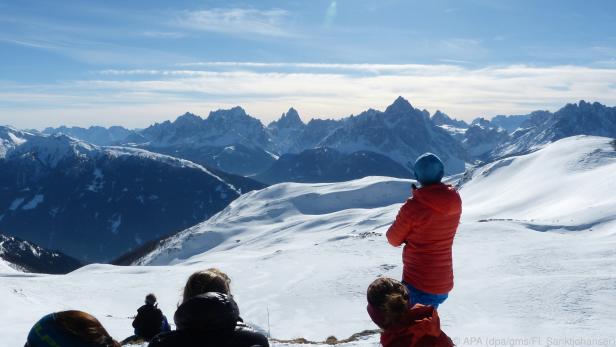 Beeindruckendes Winterpanorama: Blick vom Marchkinkele in die Dolomiten Beeindruckendes Winterpanorama: Blick vom Marchkinkele in die Dolomiten