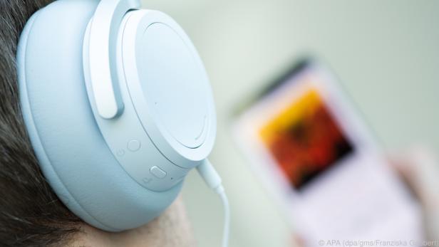 Microsofts Surface Headphones sind fast richtig gutDer Ton kommt auch per 3,5-Millimeter-Klinke auf die Ohren Microsofts Surface Headphones sind fast richtig gutDer Ton kommt auch per 3,5-Millimeter-Klinke auf die Ohren
