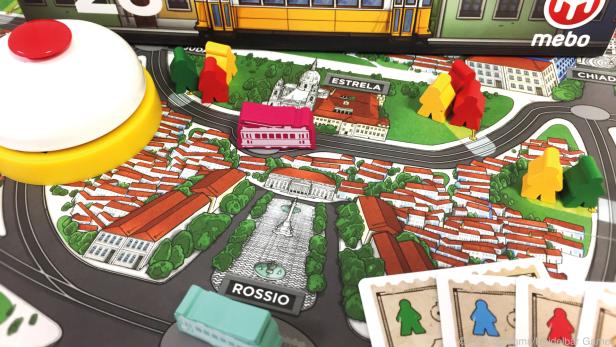 Im strategischen Brettspiel "28" steuert eine Straßenbahn durch Lissabon