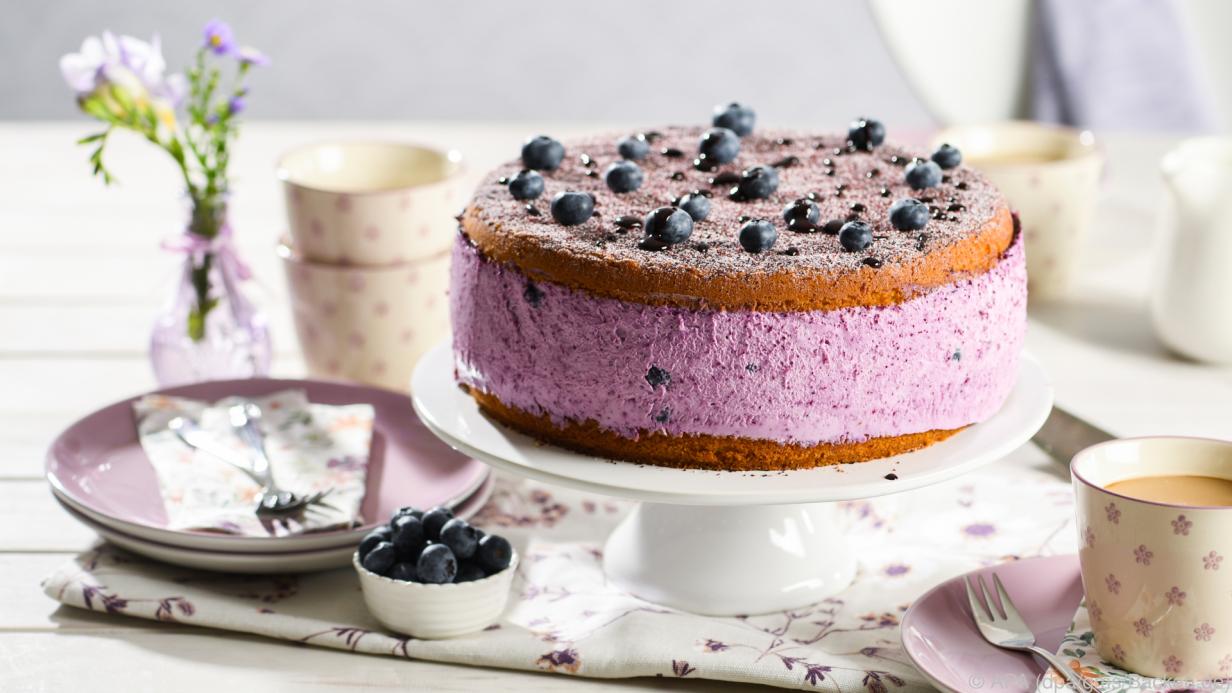 Rezept für Topfen-Obers-Torte mit Heidelbeeren