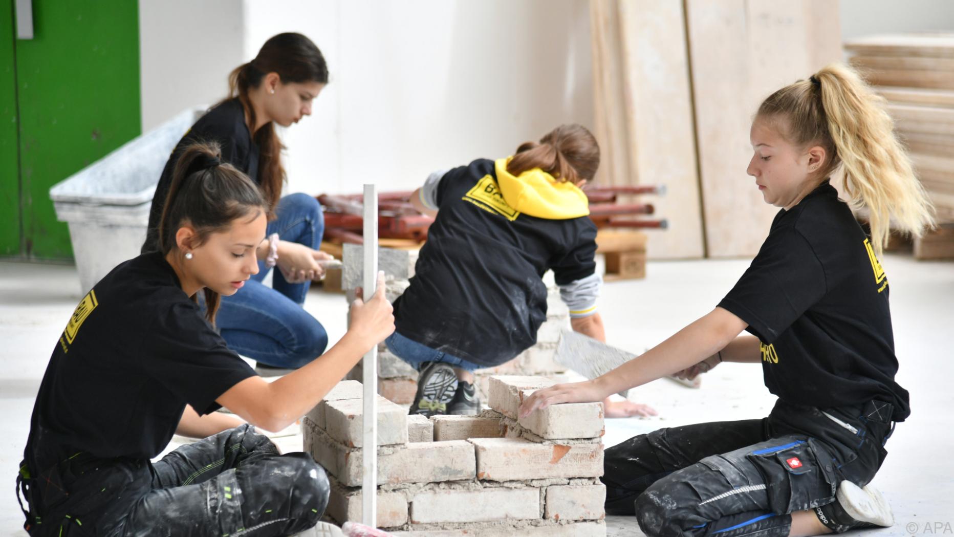 Girls' Day soll Mädchen für technische Berufe begeistern