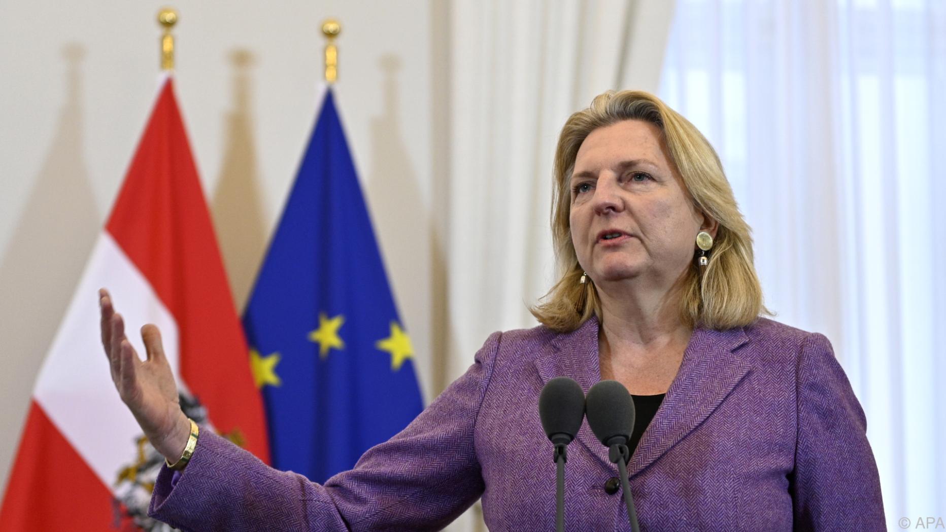 Kneissl schließt Rückkehr in die Politik weitgehend aus