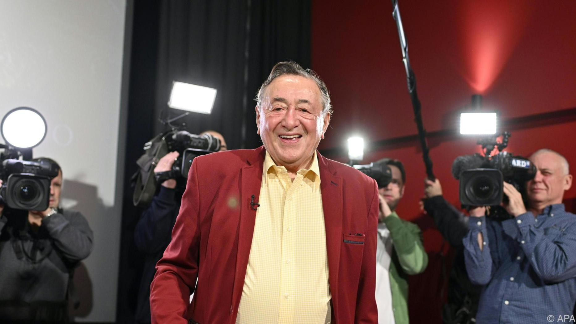 Richard Lugner hat sich zum 89. Geburtstag verlobt