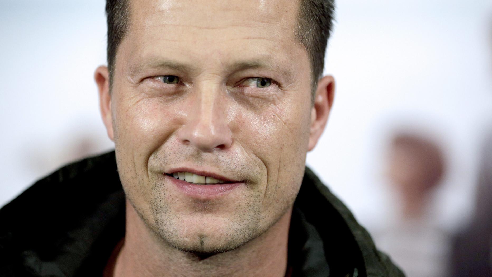 Til Schweiger posiert mit "Querdenken"-Journalist