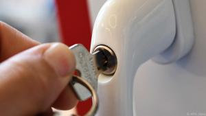 Abschließbare Fenstergriffe sind kein ausreichender Einbruchschutz