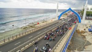 Die Sinamale-Brücke verbindet die Male mit der Insel Hulhule