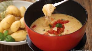 Ein Schweizer Klassiker ist das Käse-Fondue