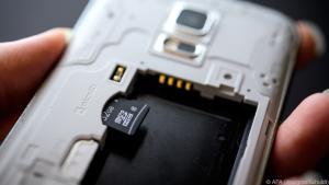 Viele Smartphone-Modelle bieten einen microSD-Slot
