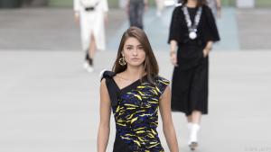 US-Model Grace Elizabeth präsentiert Chanel
