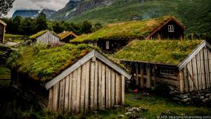 Idylle: Die Renndolsetra mit dem Berg Innerdalstarnet im Hintergrund