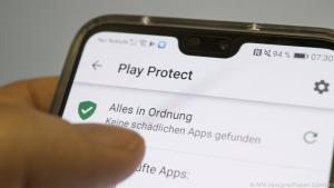 Play Protect überprüft automatisch aus dem Play Store heruntergeladene Apps