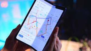 Das aufgeklappte Samsung Galaxy Fold bietet viel Fläche