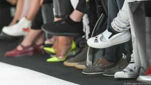 Auch Besucher der Fashion Week tragen Sneakers