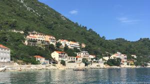 In Sobra legen die Fähren an, die Touristen vom Festland nach Mljet bringen