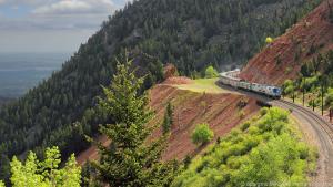 Der "California Zephyr" schlängelt sich durch atemberaubende Landschaften