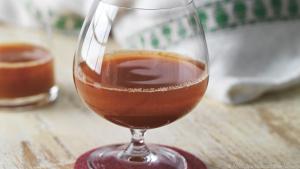 Vanille-Zwetschken-Rooibos-Drink bringt süße und herbe Noten zusammen