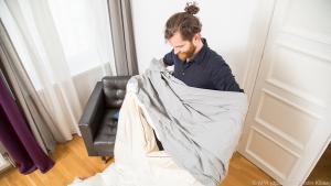 Hausstaubmilben-Allergiker sollten einmal die Woche ihr Bett frisch beziehen