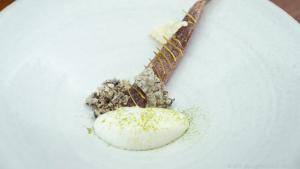 Bei Marco Müller kombiniert Forellen mit Lardo-Speck und Kiefernnadeln