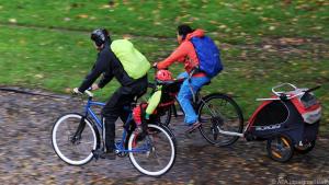 Fahren mit Fahrradanhänger will gelernt sein