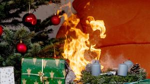 Gerade von minderwertigen Kerzen geht große Brandgefahr aus
