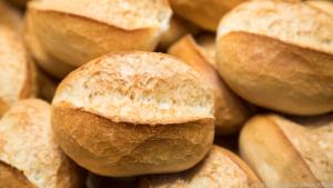 Aus alten Semmeln oder Weißbrot kann man mehr machen als Brösel