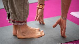 Am Boden bleiben: Bei Yoga muss das Spirituelle nicht im Mittelpunkt stehen