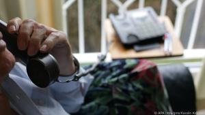Wenn man sich schon nicht sehen kann, soll wenigstens die Telefonleitung glühen