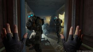 Spieler können in virtueller Realität ihre Hände über Controller einzeln steuern