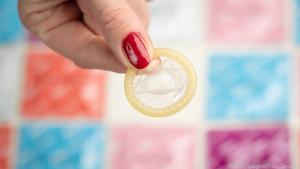 Das Kondom ist neben Sterilisation die einzige Verhütungsmethode für den Mann