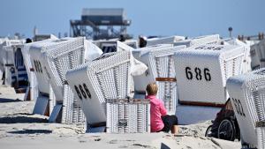 Die Nordsee-Modelle des Strandkorbs haben eine kantigere Haube
