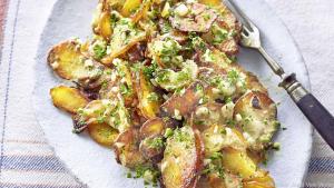 Was aussieht wie ein Teller Bratkartoffeln ist eigentlich ein Salat