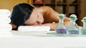 Mehr als Wellness - Aromatherapie kann körperliche Beschwerden lindern