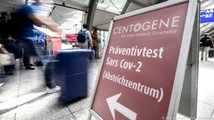 Hinweis auf das Corona-Testzentrum am Flughafen Frankfurt