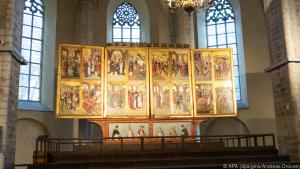 Mittelalterliche Pracht: der Hochaltar in der Nikolaikirche