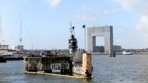Das Gewässer trennt die Innenstadt von Amsterdam Nord