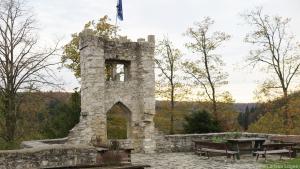 Verwittert und durchaus mystisch ist die Ruine der Burg Ringelstein