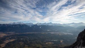 Ausblick auf die Karawanken und den Fluss Gail