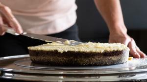 Butter und Pudding müssen die gleiche Temperatur haben