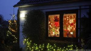 Der Klassiker unter der Weihnachtsdeko sind Lichterketten
