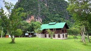 Im Kloster Wat Pa Tam Wua kann man die buddhistische Meditation ausprobieren