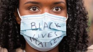 "Black Lives Mattter"-Demonstrantin in Hannover (Themenbild)