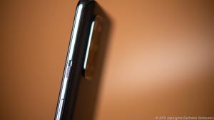 Das Oneplus 8T ist in einen hochwertigen Aluminiumrahmen eingefasst