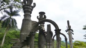 Manche Treppe in Las Pozas führt ins Nichts