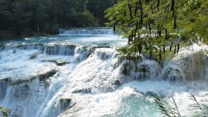 Der Wasserfall El Meco stürzt 35 Meter in die Tiefe
