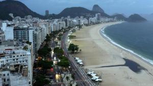 Strand an der Copacabana ist am Silvesterabend nahezu leer