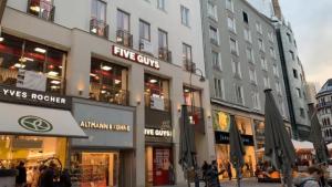 five-guys-wien-16-9-001024576-640x360.jpg