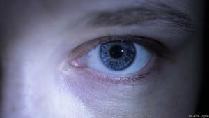 Rund um die Augengesundheit kursieren viele Behauptungen