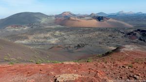 Feuerberge im Nationalpark Timanfaya - Lanzarote ist eine Insel der Mondlandschaften